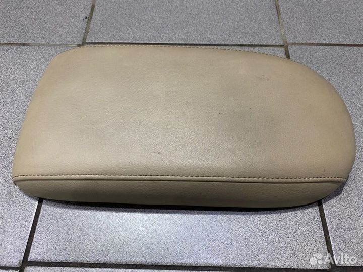 Подлокотник передний Toyota Harrier AVU65-0028375