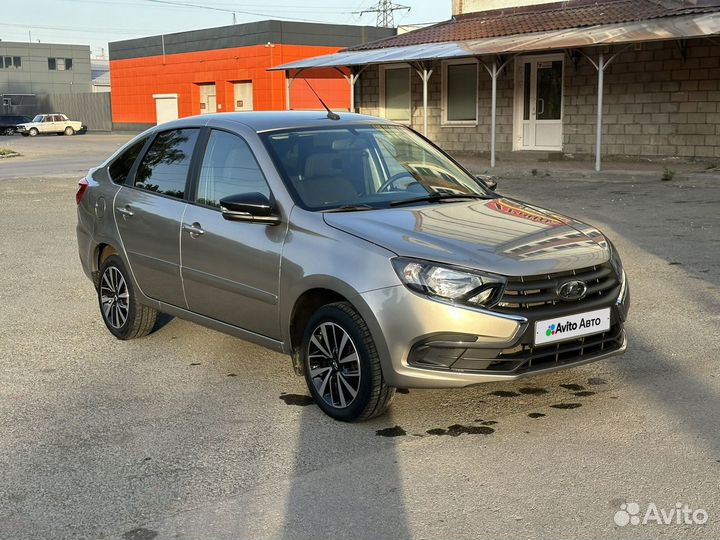 LADA Granta 1.6 МТ, 2021, 38 136 км