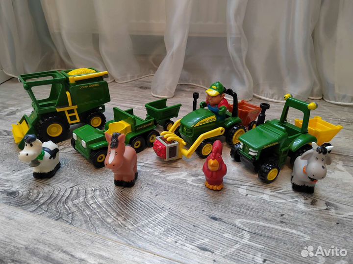 Набор тракторов John Deere