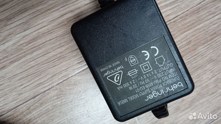 Пульт для работы диджеем, певцом