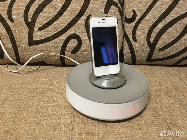 Док станция Philips + iPhone