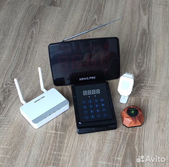 Кнопка вызова официанта и кальянщика с табло