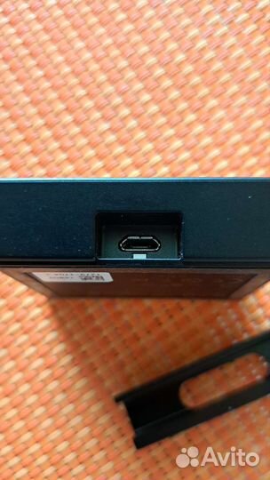 Дополнительно е зарядное устройство