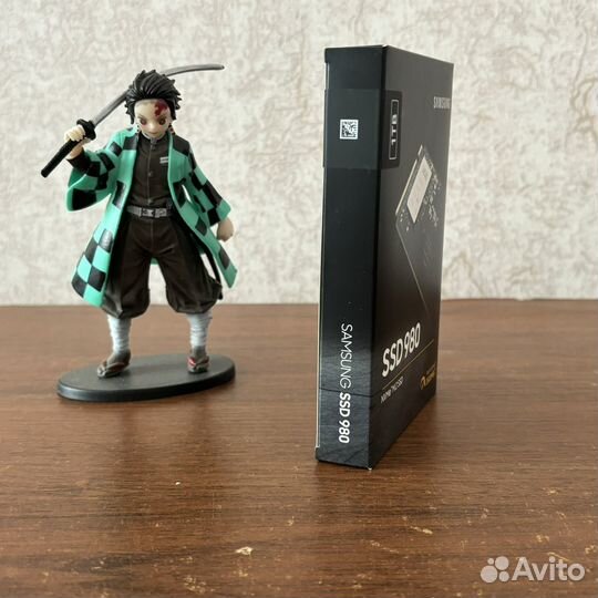 Samsung M.2 980 SSD 1TB новый