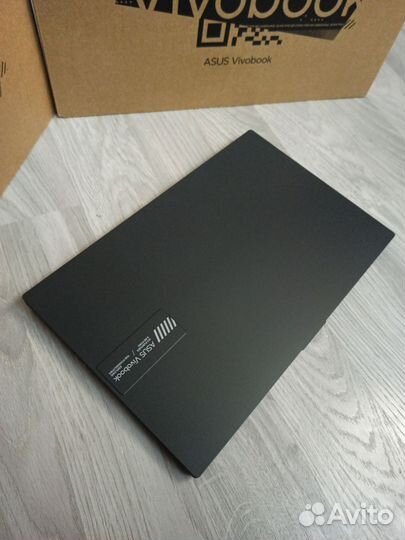 Asus Vivobook 15.6 Oled,Ryzen5 7520u,16gb,512gb