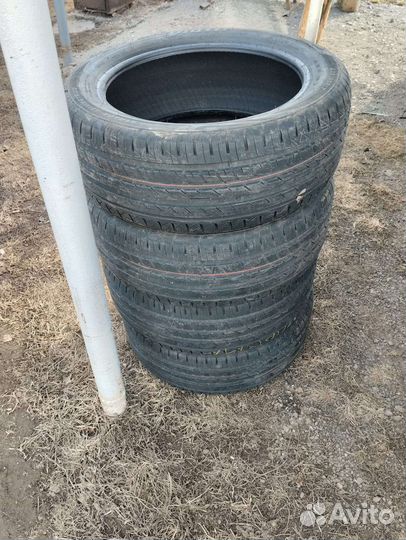 Viatti Strada Asimmetrico 235/45 R17