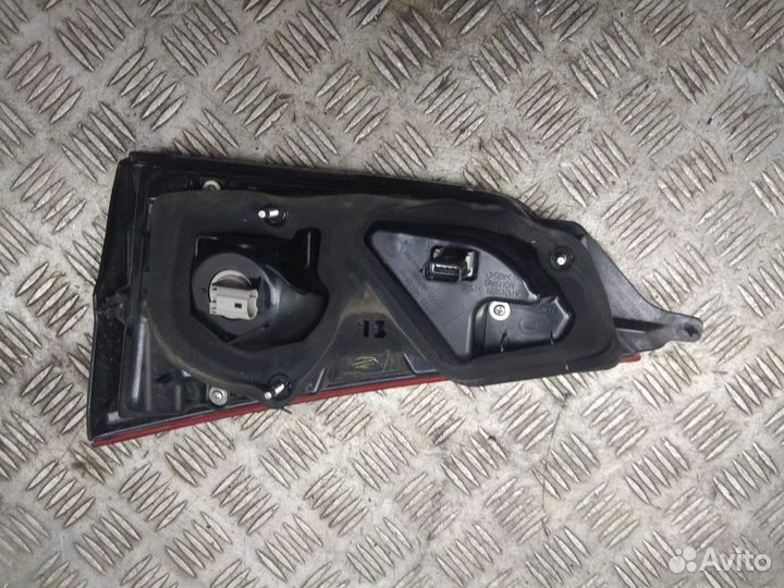 Фонарь задний внутренний левый Nissan Qashqai J11