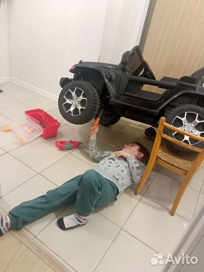 Детский электромобиль Jeep Rubicon