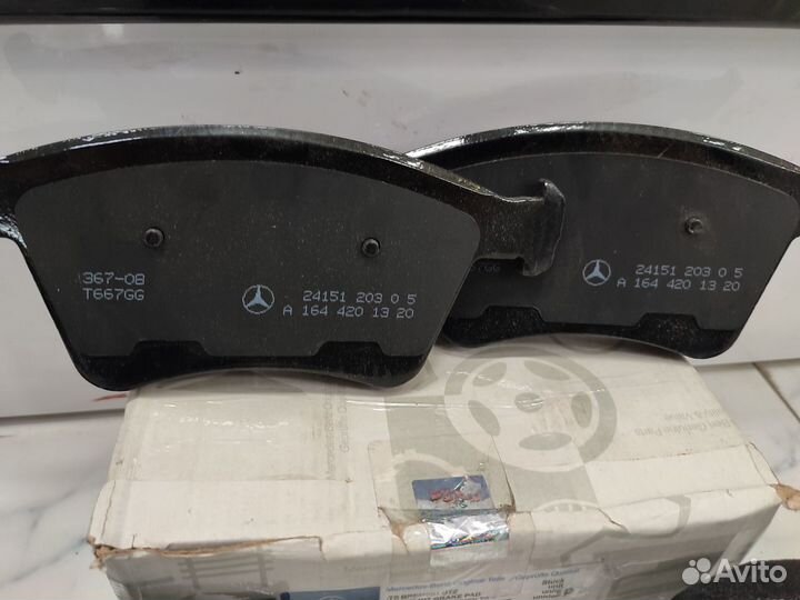 Передние тормозные колодки Mercedes W164 ML