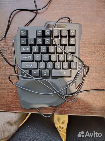 Геймпад для смартфона (игровая консоль)