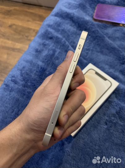 iPhone 12, 64 ГБ