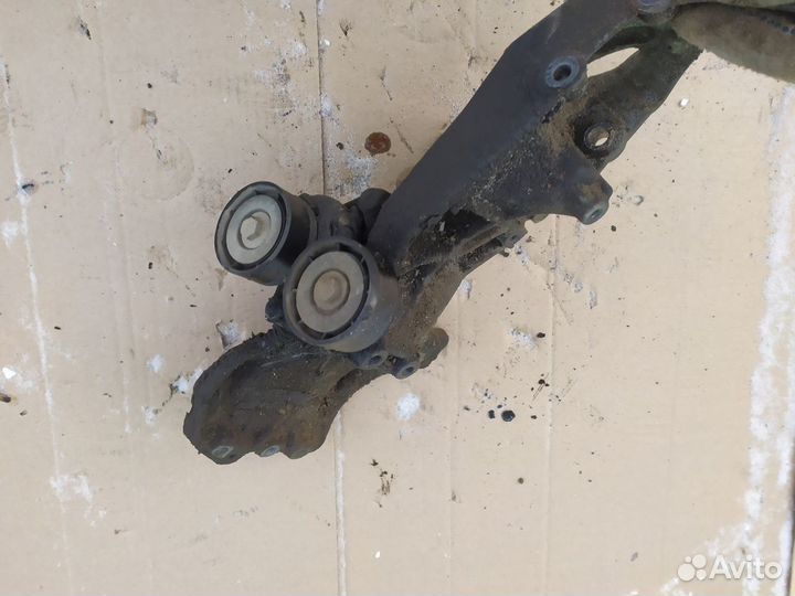 Кронштейн кондиционера Рено Логан