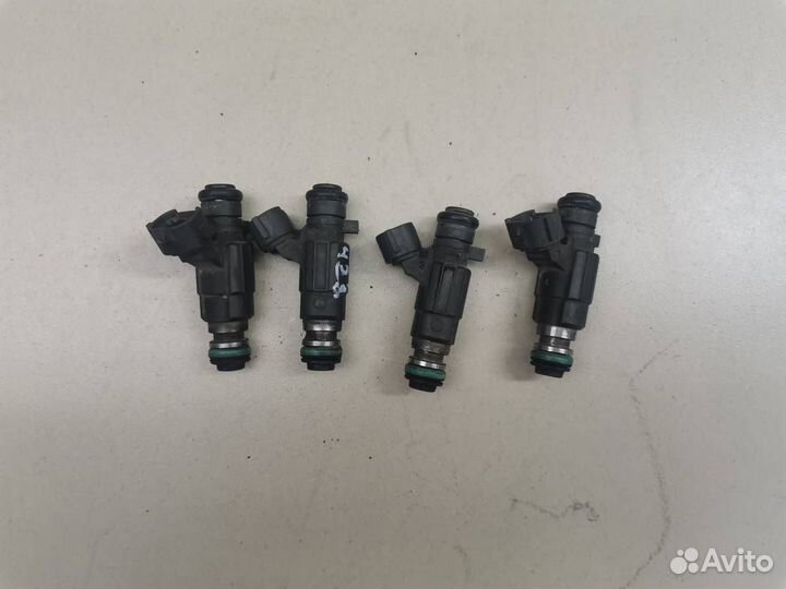 Форсунка инжекторная электрическая Nissan Bassara