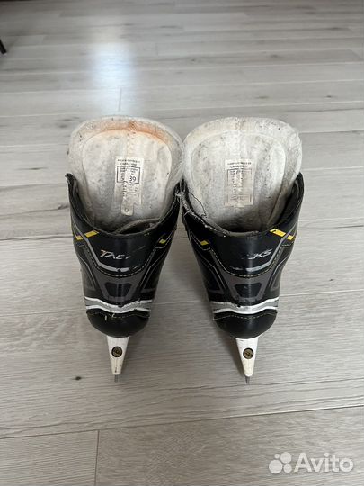 Коньки для хоккея с мячом