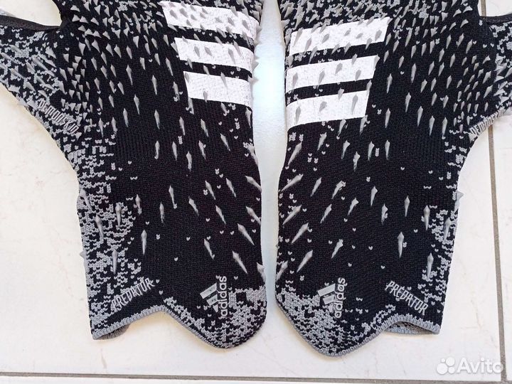 Вратарские перчатки Adidas Predator Pro р. 7,9,10