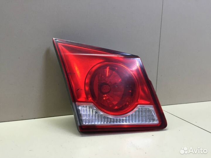 Фонарь задний внутренний левый Chevrolet Cruze J30