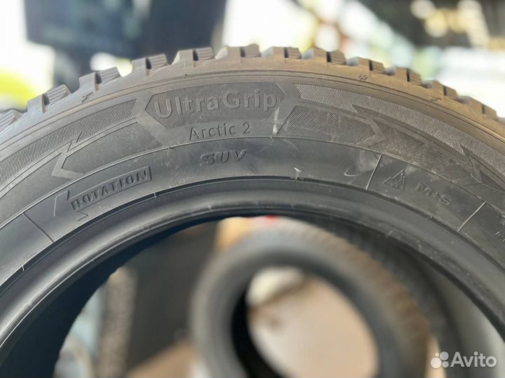 Goodyear Ultra Grip Ice Arctic 2 255/45 R20