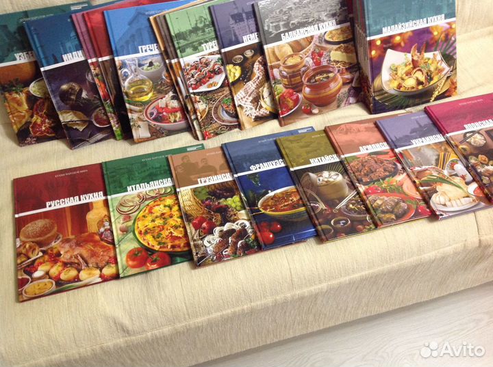 30 книг серии