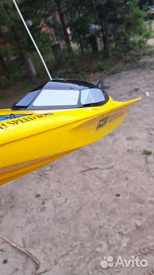 Радиоуправляемый катер