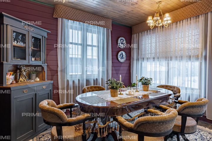 Дом 309 м² на участке 20 сот.