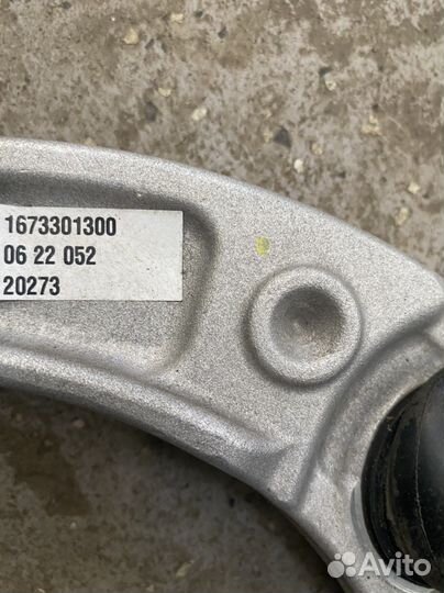 Передний левый рычаг верх Mercedes GLS 450 V167