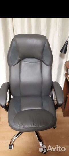 Офисное кресло