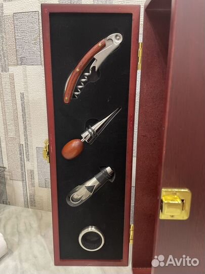 Деревянная коробка для вина с набором сомелье