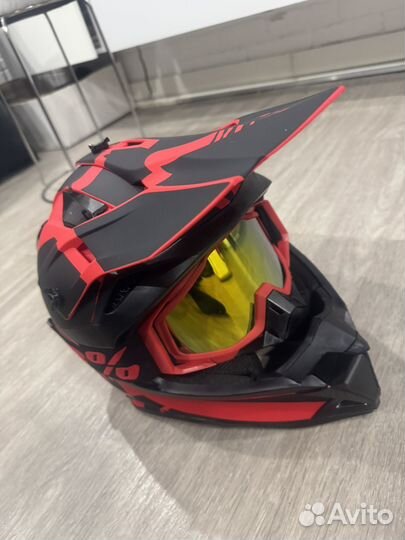 Шлем. Кроссовый/эндуро