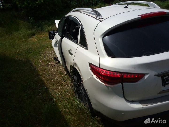 Infiniti QX70 2014г (дизель) 3.0 AT по запчастям