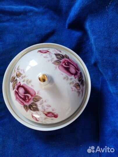 Чайник, чашки, сахарница, салатник, масленка СССР