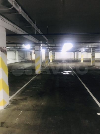 Машиноместо, 15 м²