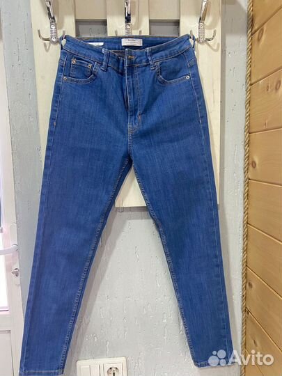 Джинсы bershka