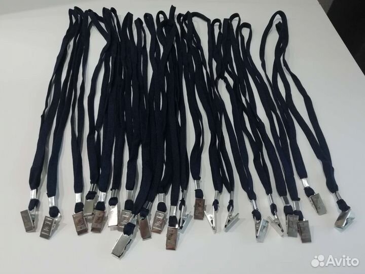 Шнурок для бейджа