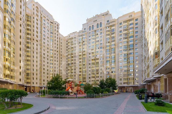 4-к. квартира, 140 м², 5/17 эт.