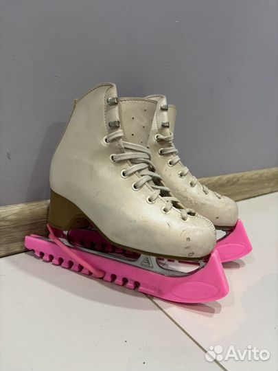 Фигурные коньки edea
