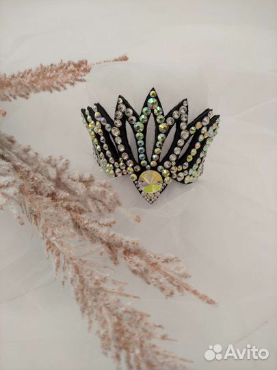 Корона на пучок для художественной гимнастики