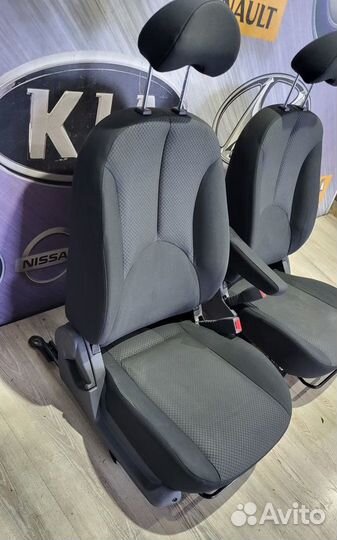 Сиденье кресло переднее Kia RIO 2 Лев, Прав