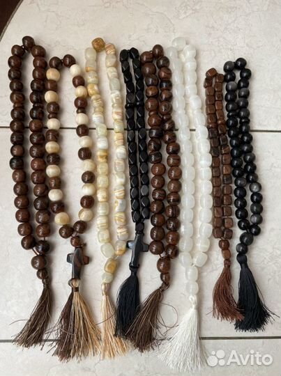 Четки подвесные из натуральных камней