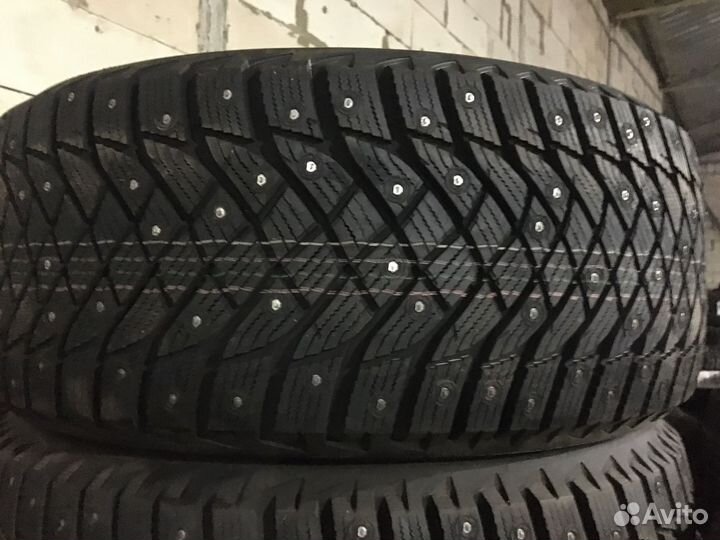 Kumho WinterCraft SUV Ice WS31 215/60 R17 100T