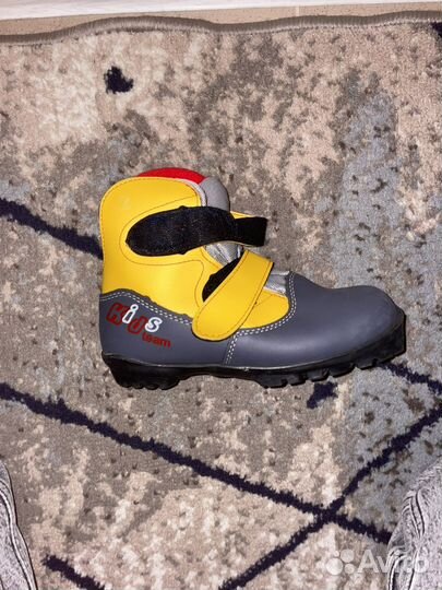 Лыжные ботинки