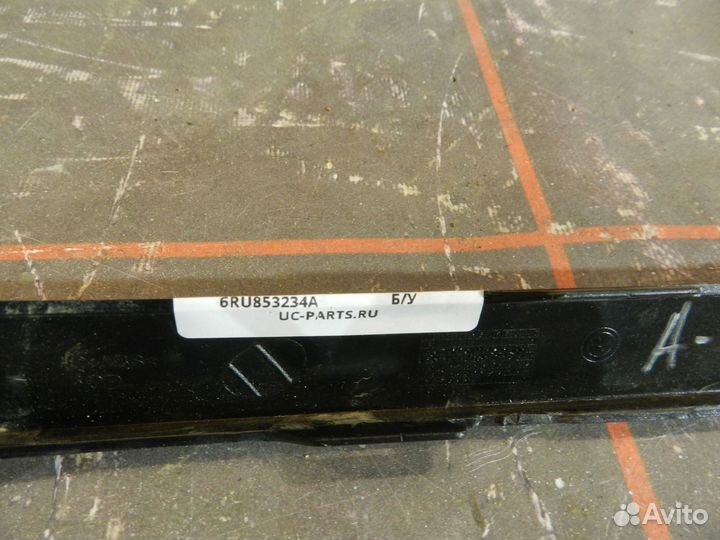 Молдинг накладки фары - Volkswagen Polo