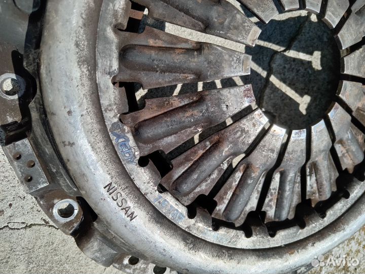 Корзина и диск сцепления np300