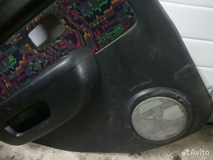 Обшивка двери задней левой Nissan Cube (Z10) I (19