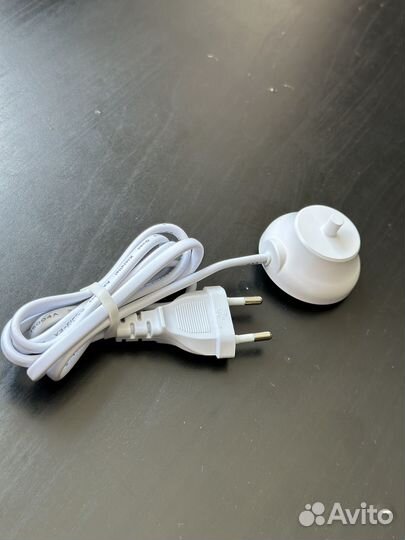 Электрическая зубная щетка polaris