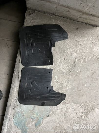 Брызговики на LADA