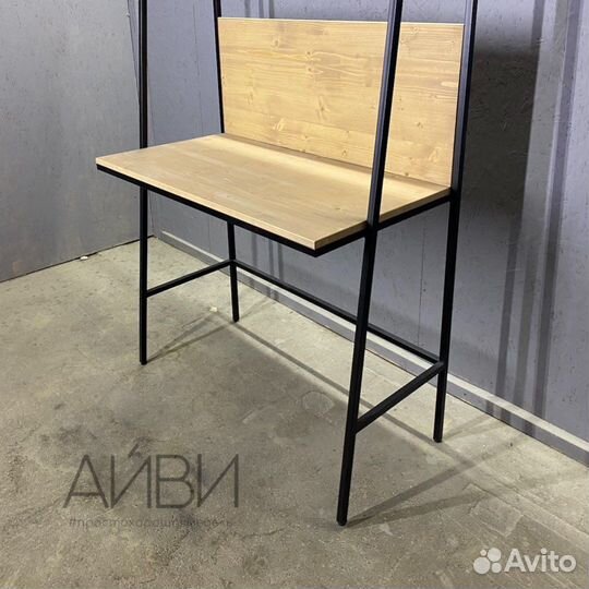 Письменный стол в стиле лофт