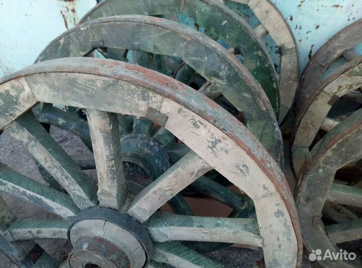 Колесо деревянное от телеги