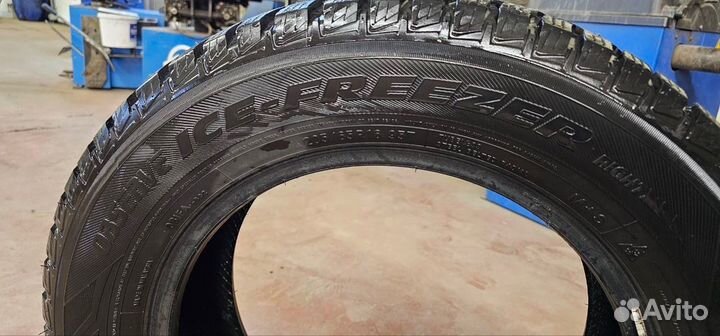 Toyo Observe Ice-Freezer 205/65 R16