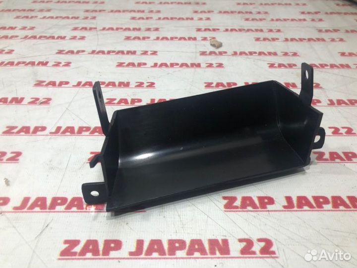 Рамка противотуманной фары передняя левая