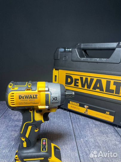 Аккумуляторный гайковерт dewalt